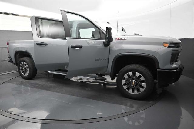 2024 Chevrolet Silverado 2500HD 4WD Crew Cab Standard Bed Custom