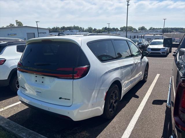2024 Chrysler Pacifica Hybrid Premium S Appearance Pkg