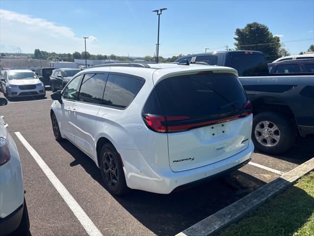 2024 Chrysler Pacifica Hybrid Premium S Appearance Pkg