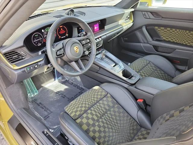 2026 Porsche 911 Carrera 4 GTS Cabriolet