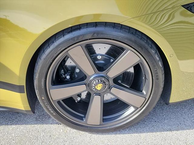 2026 Porsche 911 Carrera 4 GTS Cabriolet