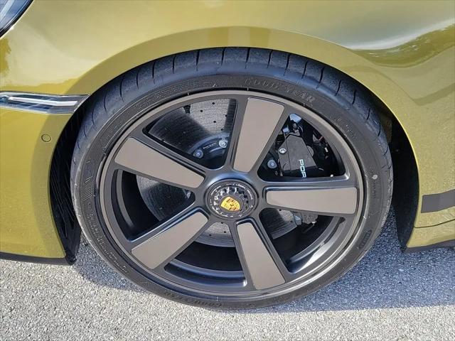 2026 Porsche 911 Carrera 4 GTS Cabriolet