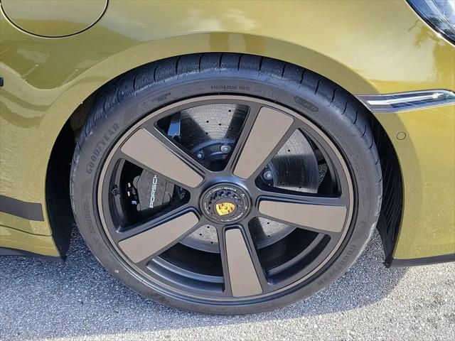 2026 Porsche 911 Carrera 4 GTS Cabriolet