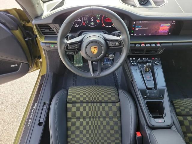 2026 Porsche 911 Carrera 4 GTS Cabriolet