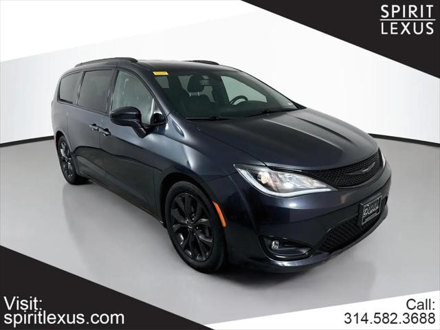 2020 Chrysler Pacifica Touring L for sale in St. Louis, MO