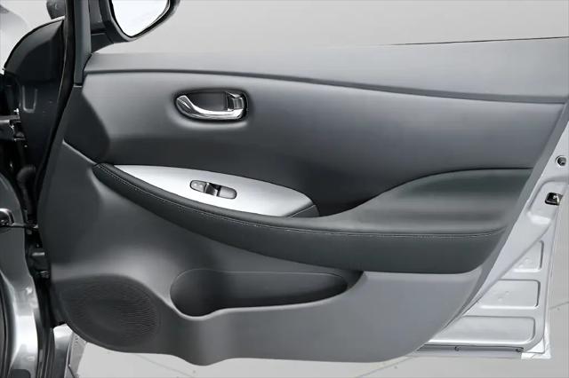 2025 Nissan LEAF S