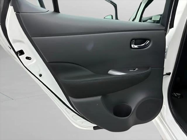 2025 Nissan LEAF S