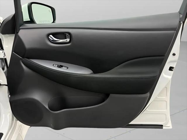 2025 Nissan LEAF S
