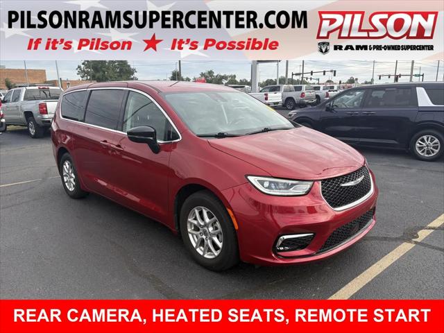 2024 Chrysler Pacifica Touring L for sale in Charleston, IL