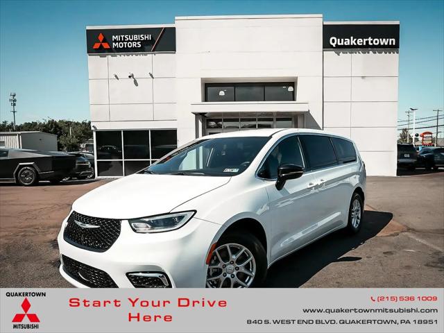 2026 Chrysler Pacifica Select for sale in Quakertown, PA