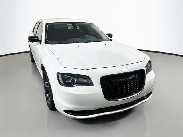 2020 Chrysler 300 Touring for sale in Shiloh, IL