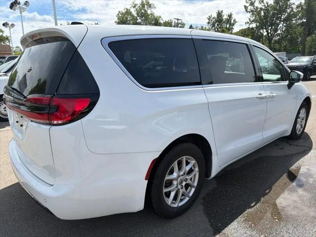 2023 Chrysler Pacifica Touring