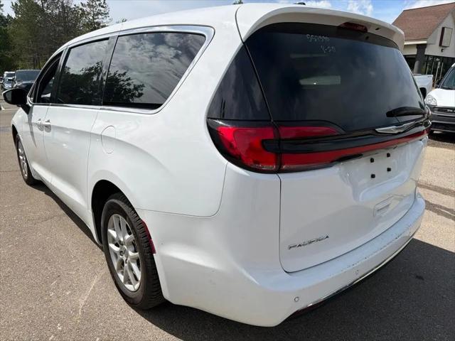 2023 Chrysler Pacifica Touring