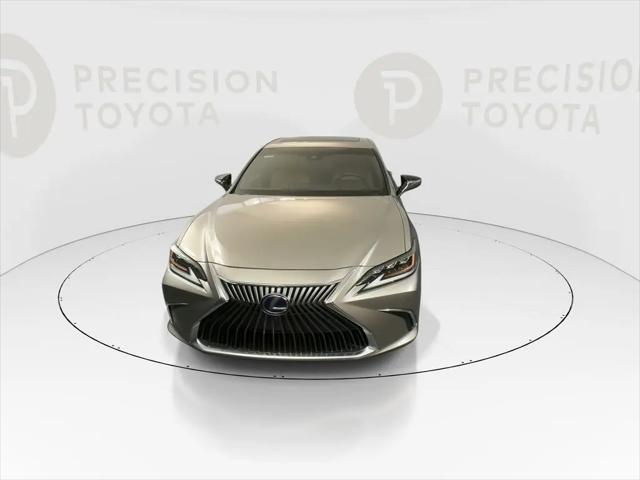 2021 Lexus ES ES 300h Luxury