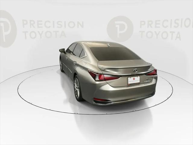 2021 Lexus ES ES 300h Luxury