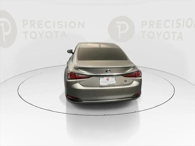 2021 Lexus ES ES 300h Luxury