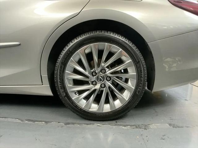 2021 Lexus ES ES 300h Luxury