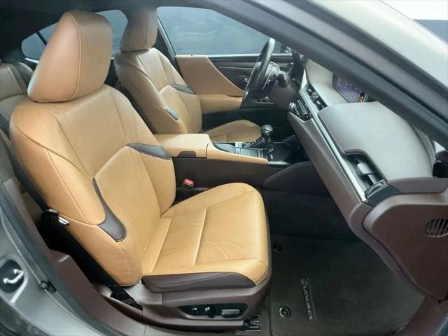 2021 Lexus ES ES 300h Luxury