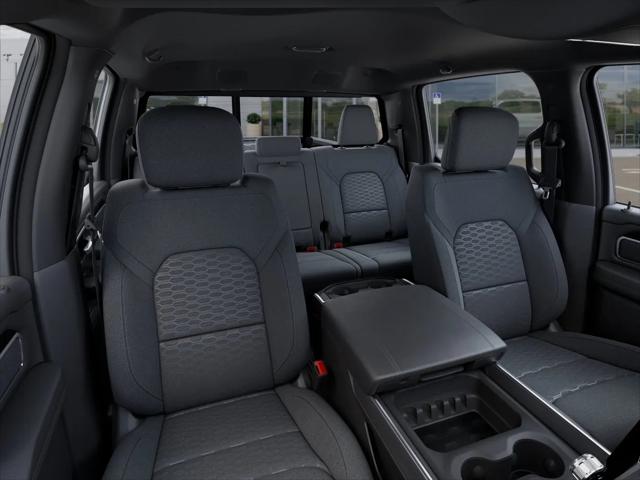 2025 Ram 1500 Big Horn Crew Cab 4x4 64 Box