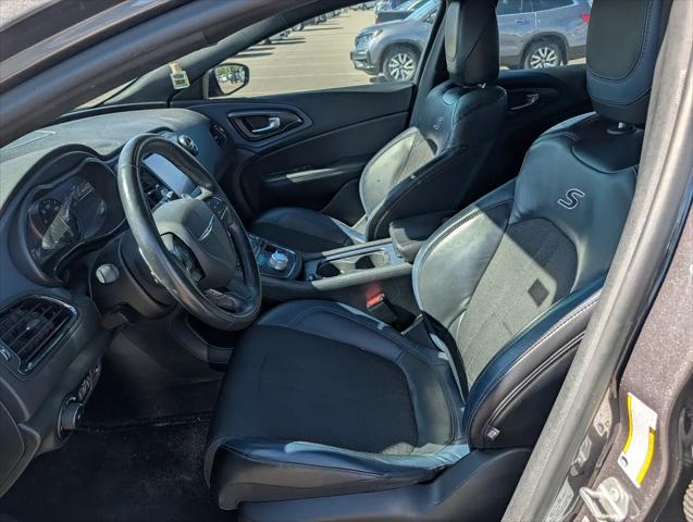 2015 Chrysler 200 S