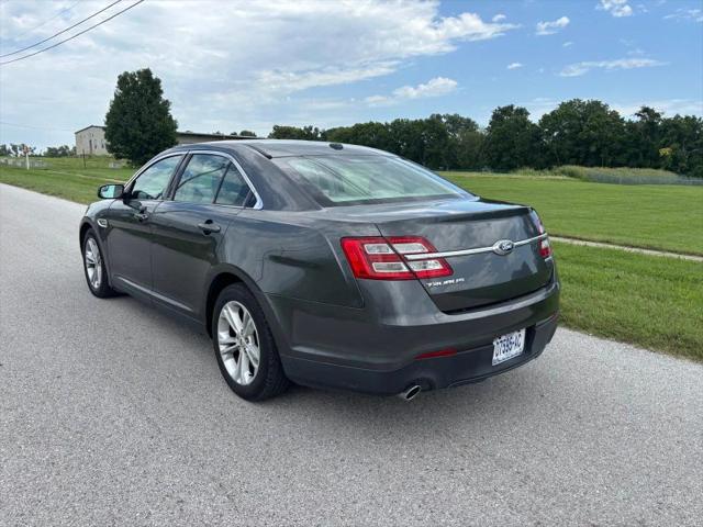 2016 Ford Taurus SE