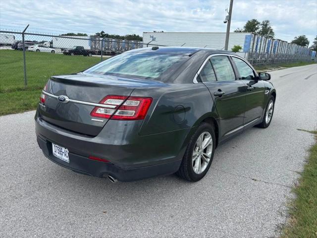 2016 Ford Taurus SE