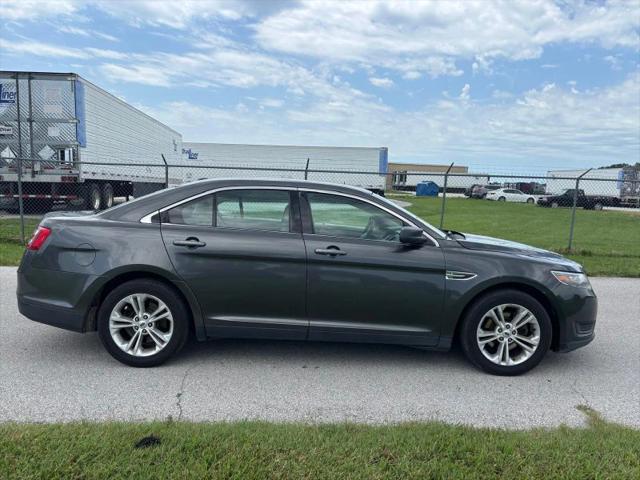2016 Ford Taurus SE