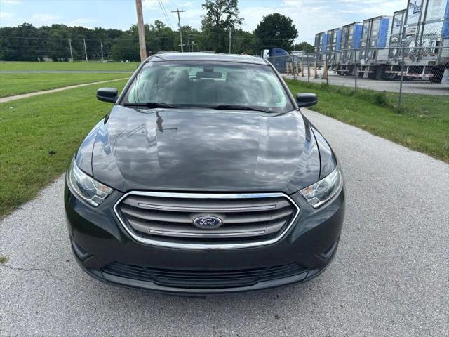 2016 Ford Taurus SE