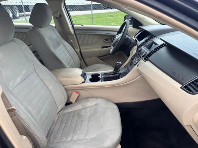 2016 Ford Taurus SE