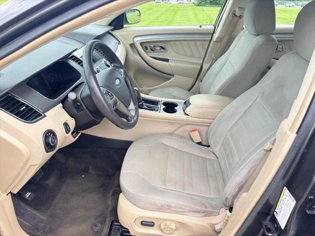 2016 Ford Taurus SE