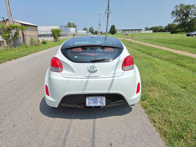 2012 Hyundai Veloster Base w/Red/Black