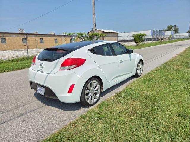 2012 Hyundai Veloster Base w/Red/Black