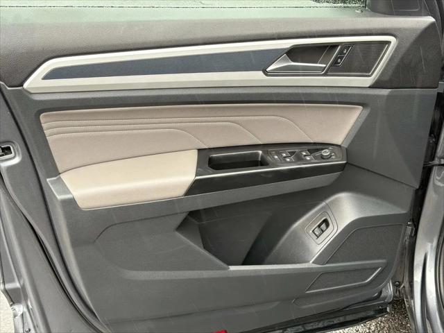 2021 Volkswagen Atlas 3.6L V6 SE w/Technology R-Line