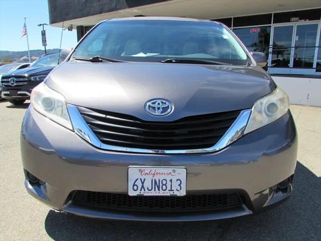 2012 Toyota Sienna LE V6 8 Passenger
