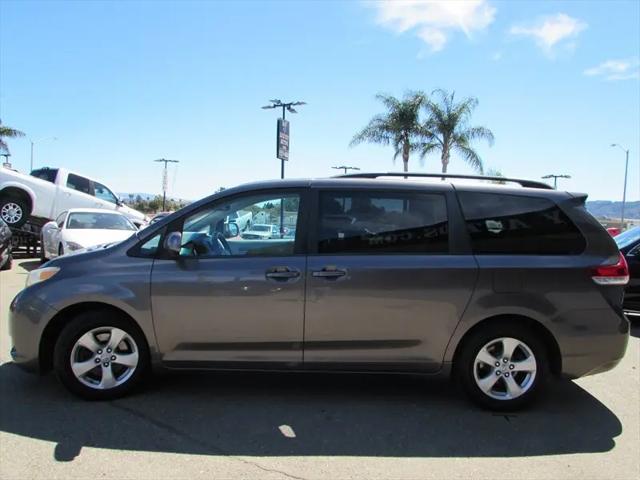 2012 Toyota Sienna LE V6 8 Passenger