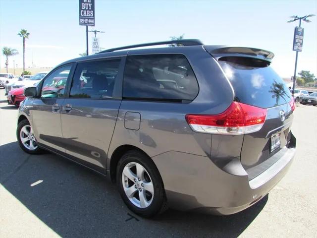 2012 Toyota Sienna LE V6 8 Passenger