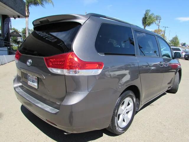 2012 Toyota Sienna LE V6 8 Passenger