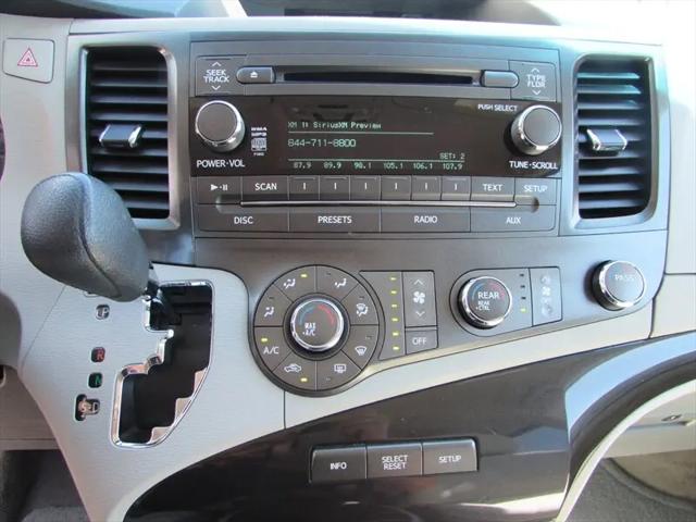 2012 Toyota Sienna LE V6 8 Passenger