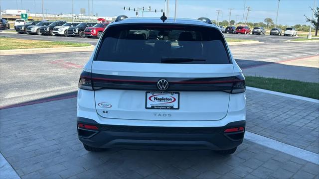 2027 Volkswagen Taos SE Black