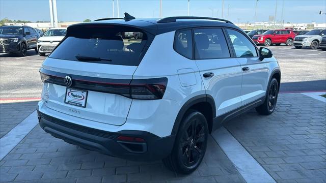 2027 Volkswagen Taos SE Black