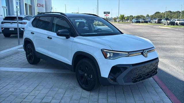 2027 Volkswagen Taos SE Black