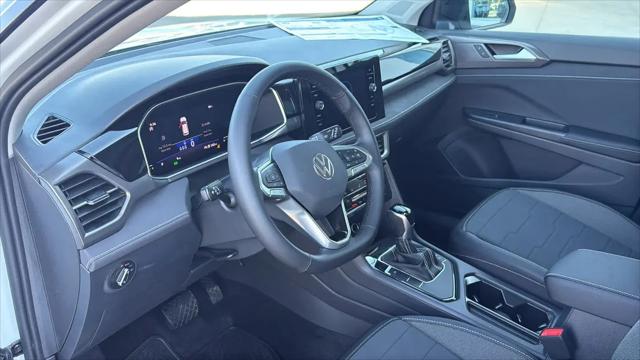 2027 Volkswagen Taos SE Black