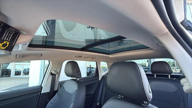 2027 Volkswagen Taos SE Black