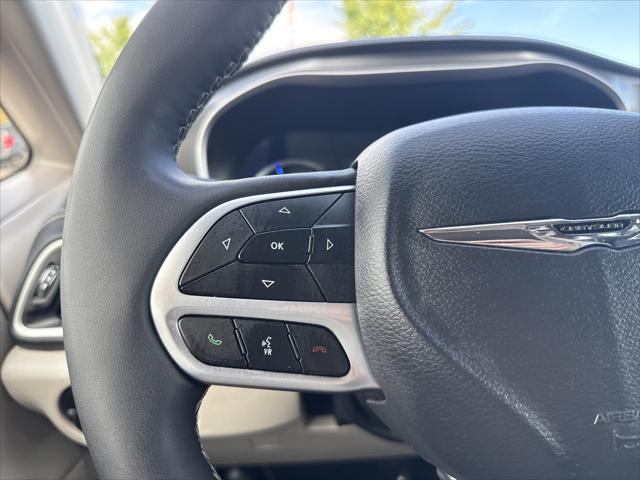2024 Chrysler Pacifica Hybrid Select
