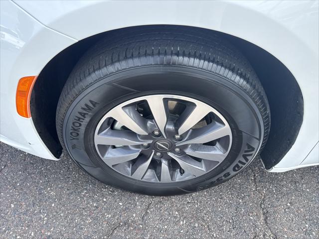 2024 Chrysler Pacifica Hybrid Select