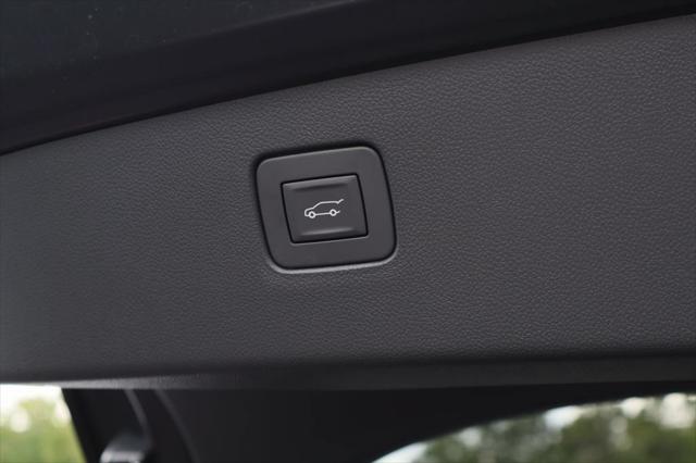 2026 Buick NV Sport Touring FWD