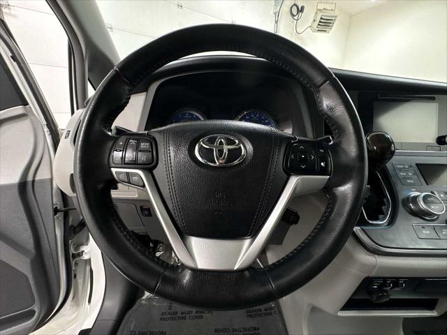 2015 Toyota Sienna XLE 8 Passenger