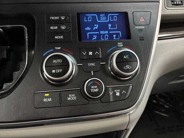 2015 Toyota Sienna XLE 8 Passenger