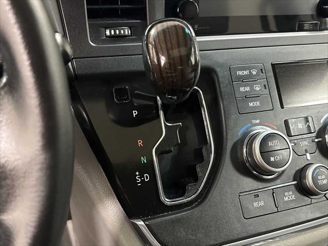 2015 Toyota Sienna XLE 8 Passenger