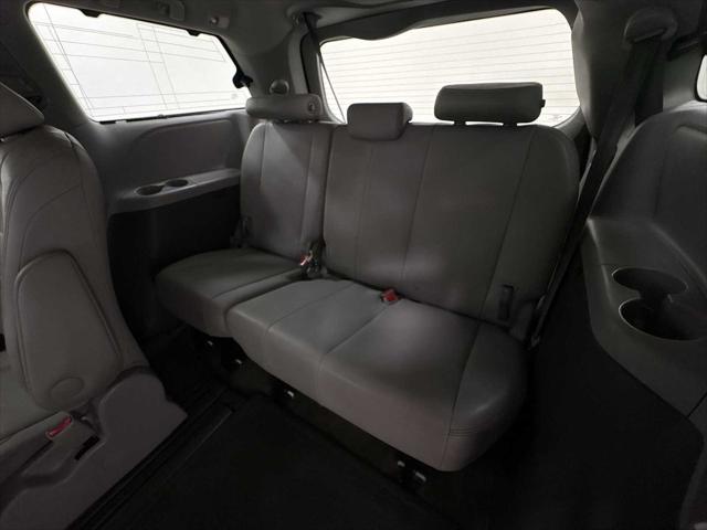 2015 Toyota Sienna XLE 8 Passenger
